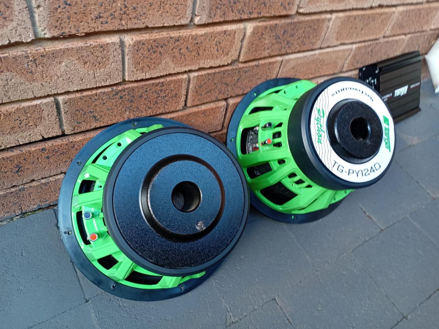 Car Audio Bass Combo 2 x Pythons Subwoofers & 34500w Targa Amplifier