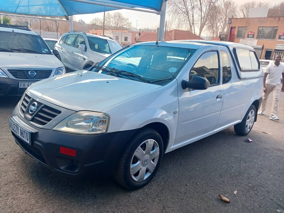 2015 NISSAN NP200 1.6 BAKKIE  Transmission: Manual  Mileage: 129000km  Fueltype: Petrol  White