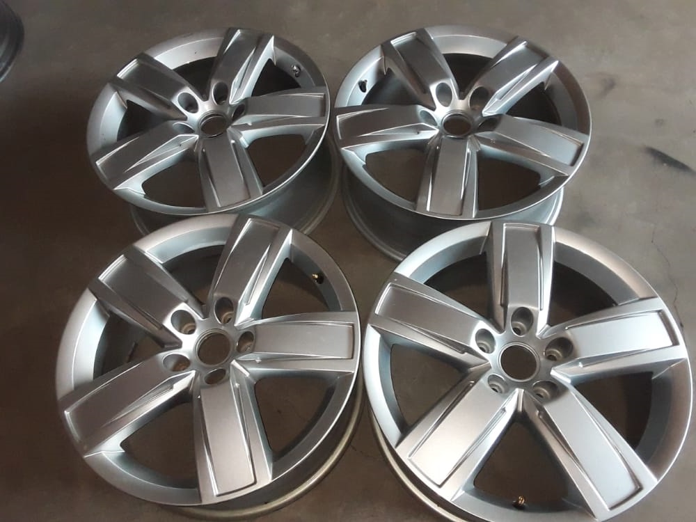 18" VW Amarok original mags set for - Private Seller 18" VW Amarok original mags set for - Private Seller