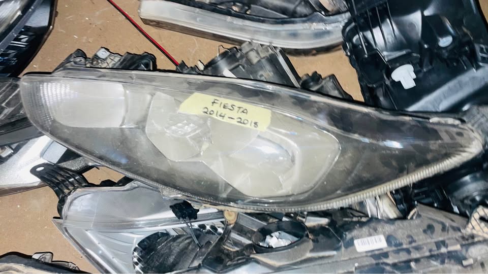 Ford Fiesta headlight 2014/18 - Private Seller Ford Fiesta headlight 2014/18 - Private Seller