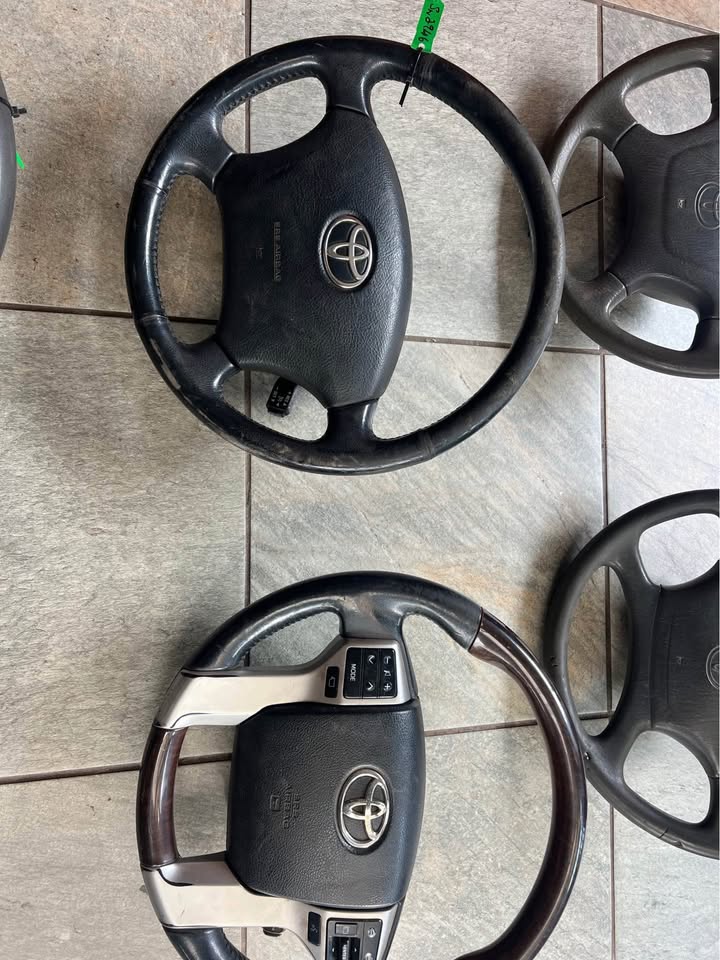 Toyota Prado/Hilux/Corolla/Etios/Tazz Steering Wheels For Sale Call or whatsapp - Private Seller