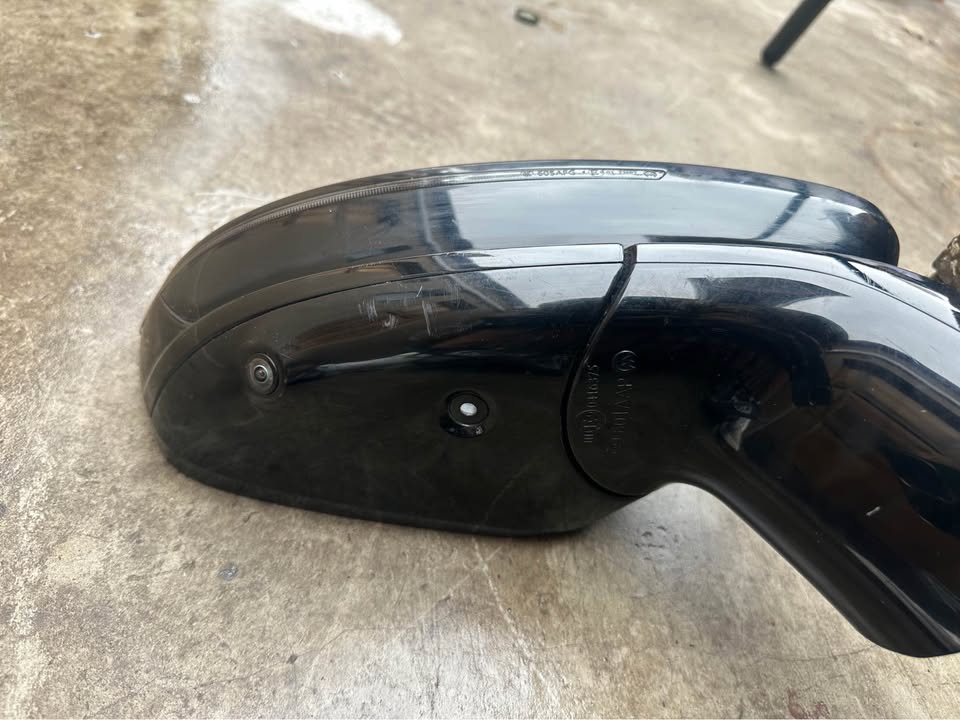 Chery omoda right side mirror with camera and blind sensor - Private Seller Chery omoda right side mirror with camera and blind sensor - Private Seller