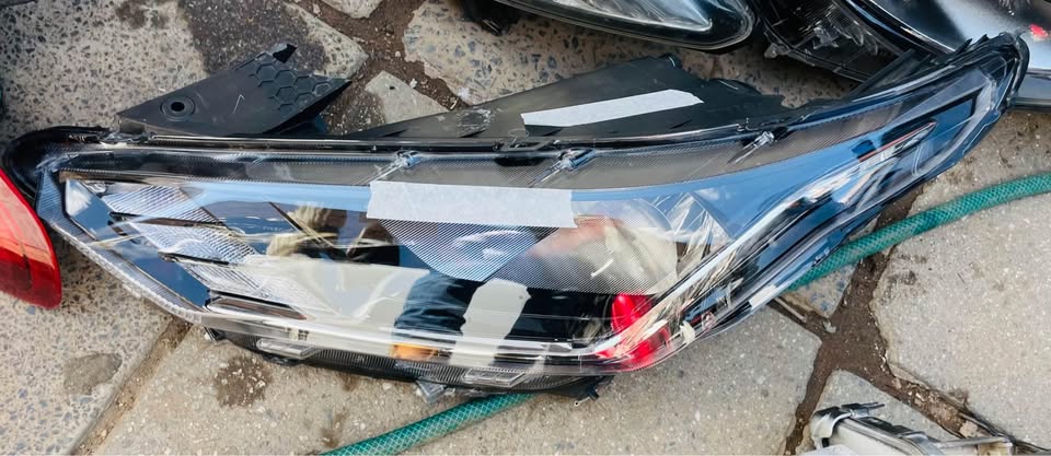 Nissan Magnite headlight - Private Seller Nissan Magnite headlight - Private Seller