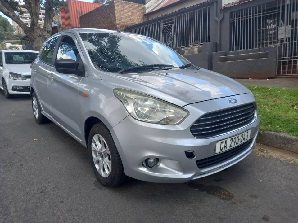 Ford Figo Hatchback 2016 Model. 1.4 Petrol, Manual, Silver Color, Mileage 85000kms