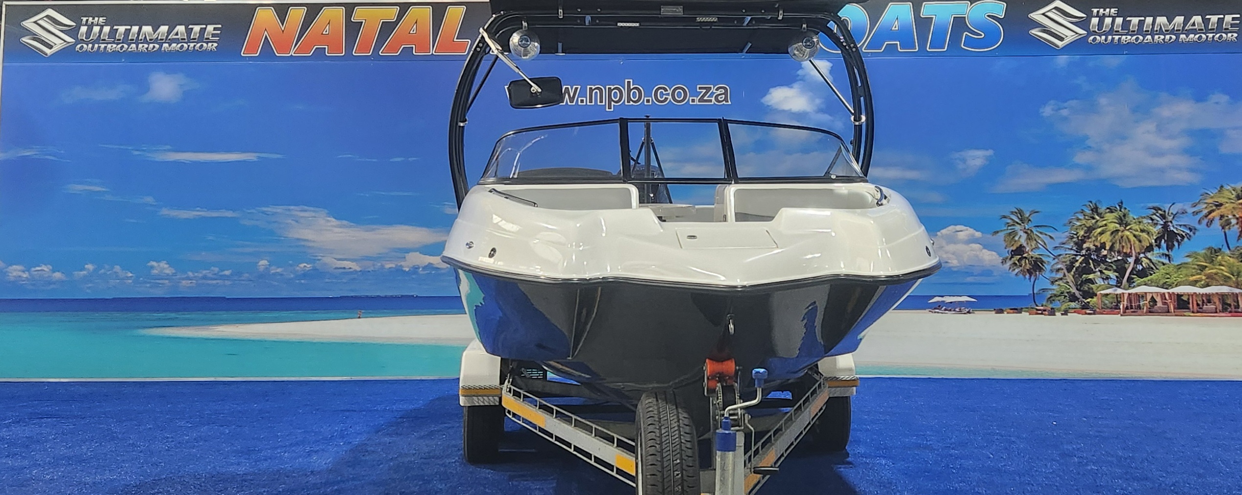 CLASSIC 230 ON TRAILER 300 HP SUZUKI 4 STROKE 2024 MODEL 19 HOUR