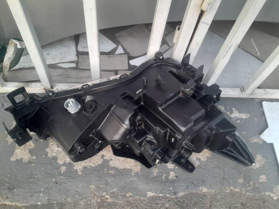 2017-2020 MAZDA CX5 LEFT SIDE HEADLIGHT FOR SALE