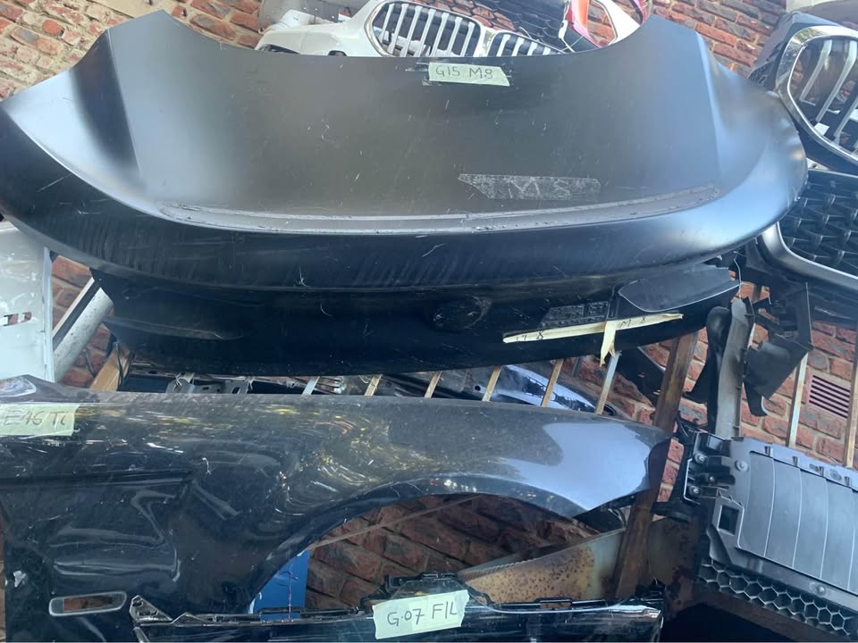 BMW G15 M8 boot lid