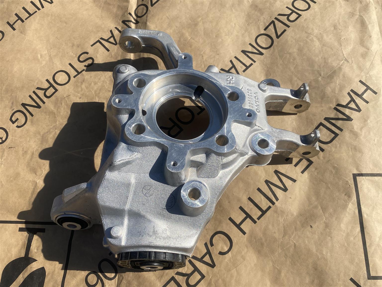 2024 VOLVO XC60 XC90 RIGHT REAR WHEEL HUB FOR SALE. BRAND NEW