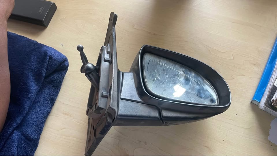 Kia Picanto side mirror - Private Seller Kia Picanto side mirror - Private Seller
