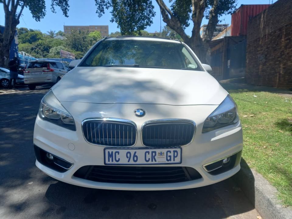 2015 BMW 220d Diesel, 2 Series ACTIVE TOURER, Automatic, White Color, Mileage 90000km