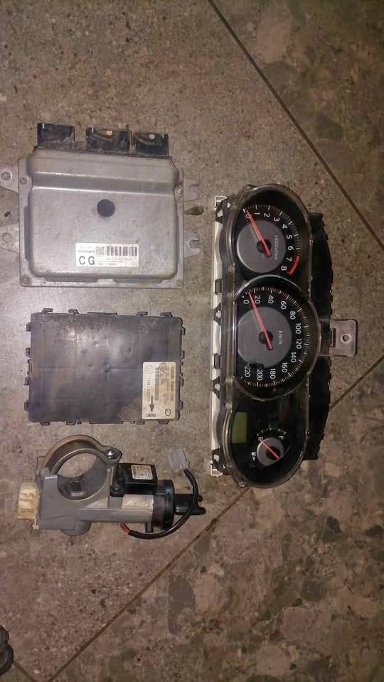Nissan Tida 1.6L Lockset HR16 - Private Seller Nissan Tida 1.6L Lockset HR16 - Private Seller