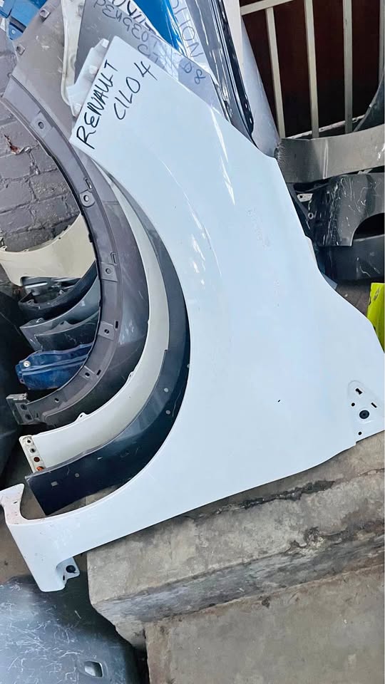 Renault Clio 4 fender - Private Seller Renault Clio 4 fender - Private Seller