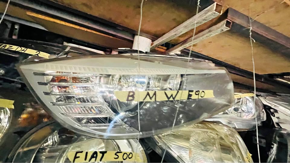 BMW E90 headlight - Private Seller BMW E90 headlight - Private Seller
