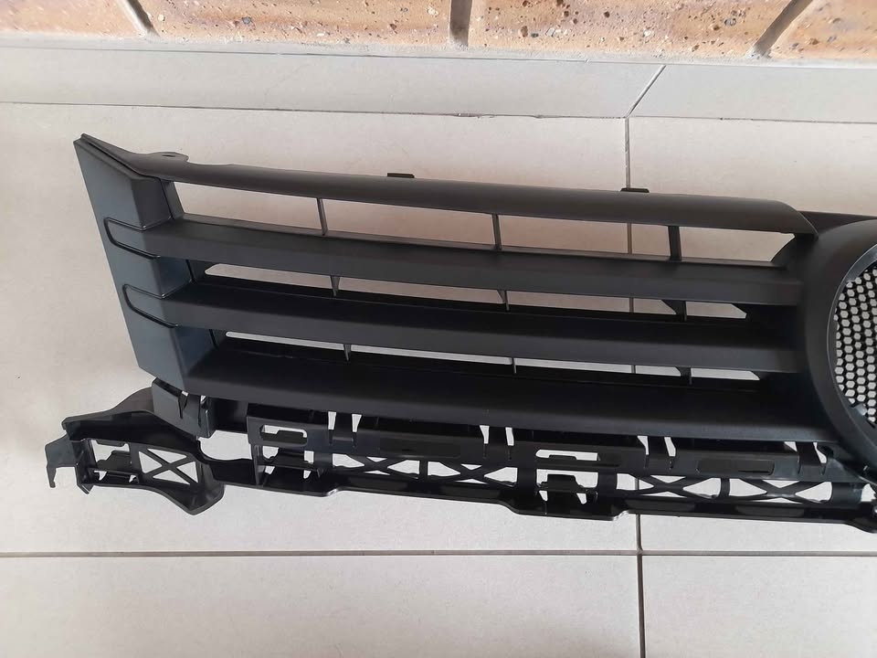 VW CADDY MK3 12 ON BRAND NEW FRONT GRILLES FORSALE