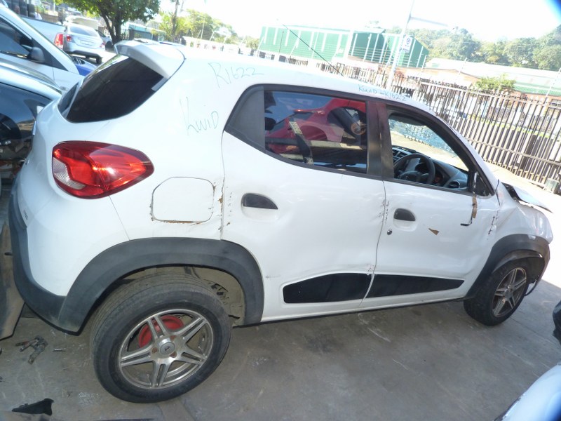 Renault Kwid 1.0 Manual B4DA White - 2019 SPARESBOYZ STRIPPING FOR SPARES - Private Seller