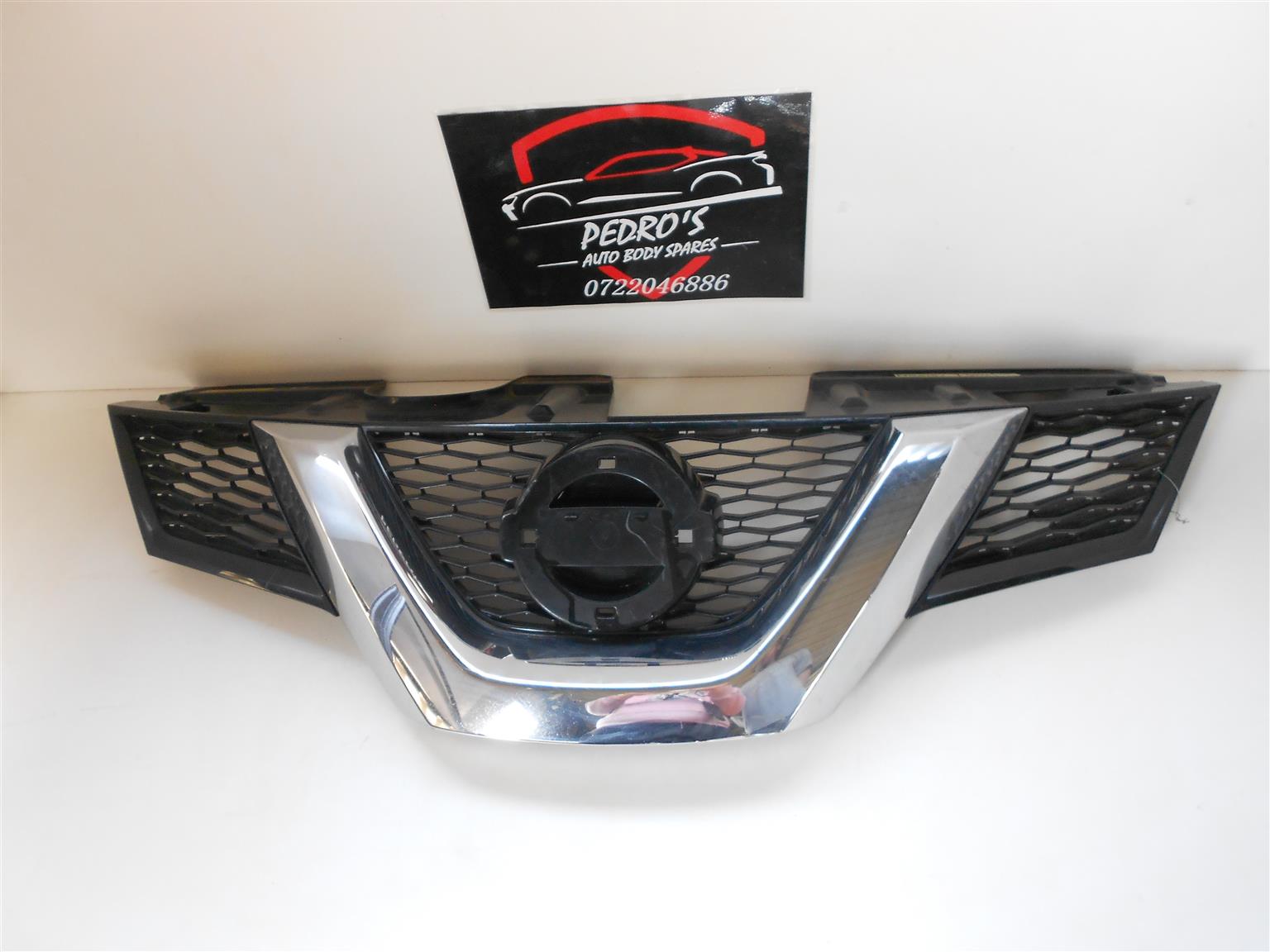 Nissan X-Trail grill - Private Seller Nissan X-Trail grill - Private Seller