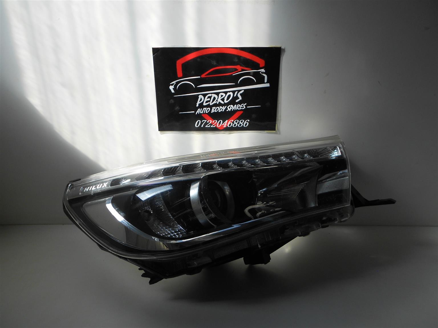 Toyota GD6 Facelift Xenon right headlight - Private Seller Toyota GD6 Facelift Xenon right headlight - Private Seller
