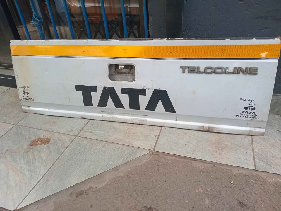 Tata talcoline tailgate for sale WhatsApp or cell - Private Seller