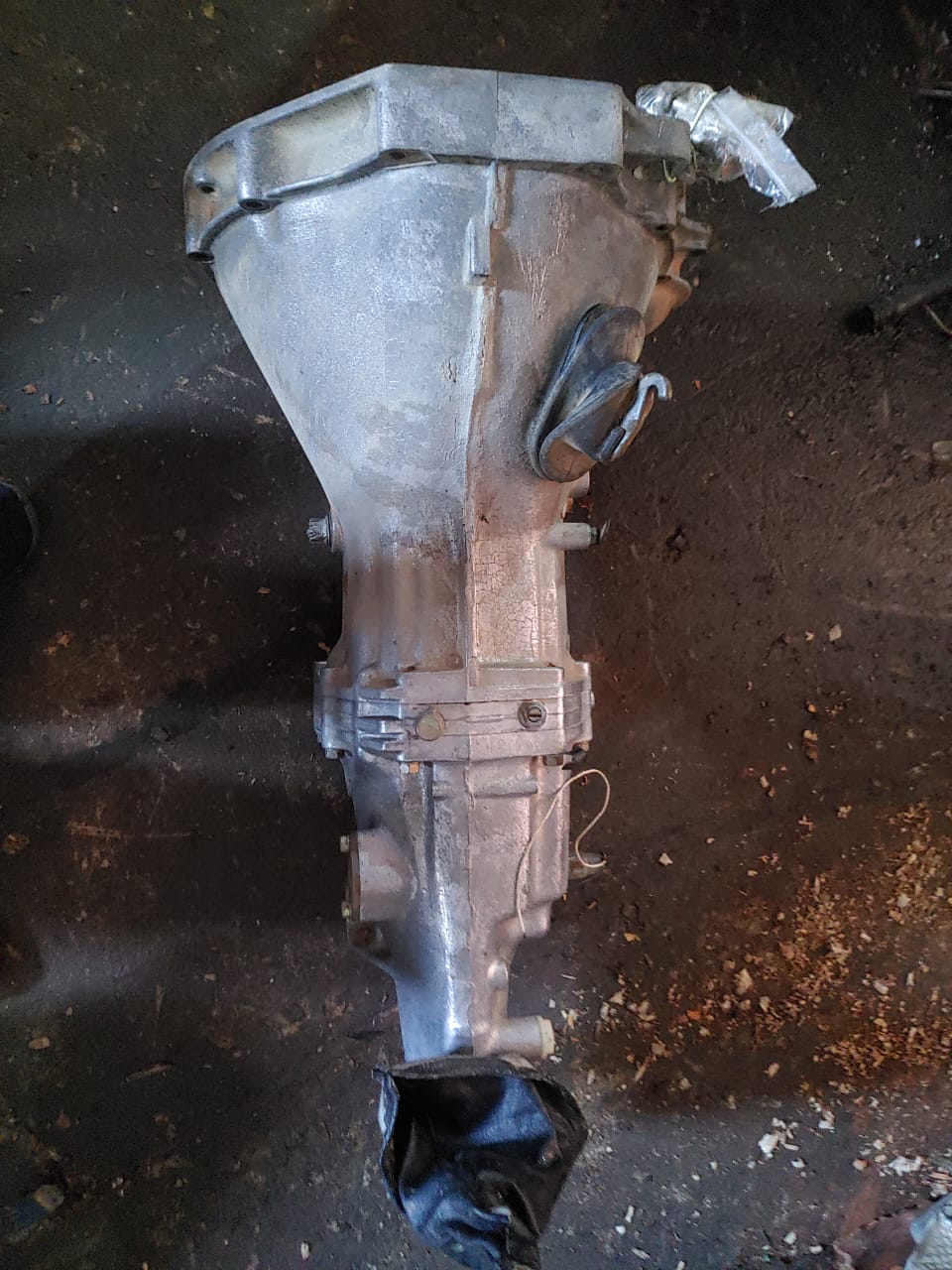 NISSAN 1400 5 SPEED GEARBOX