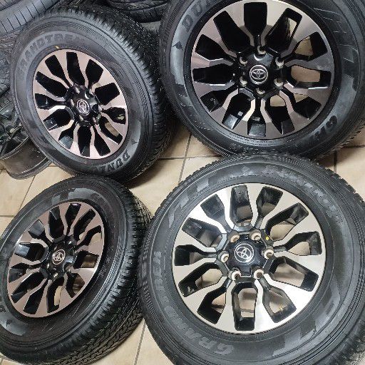 Gazoo hilux rims and Dunlop grandtrek AT25