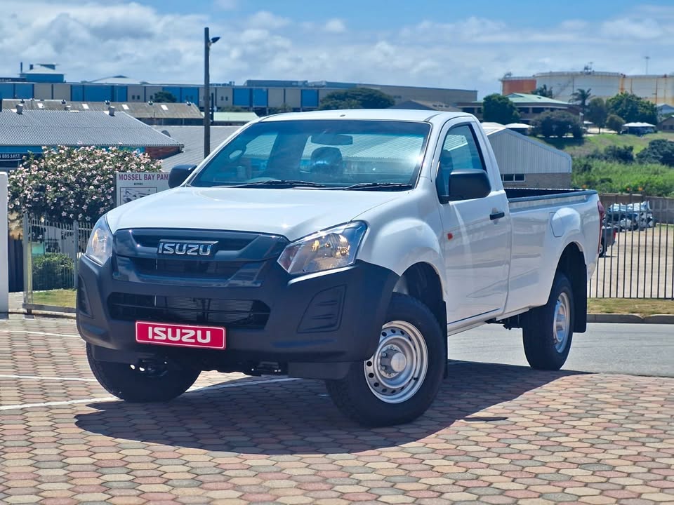 2025 Isuzu D-Max 250 HO (100Kw) Fleetside Safety