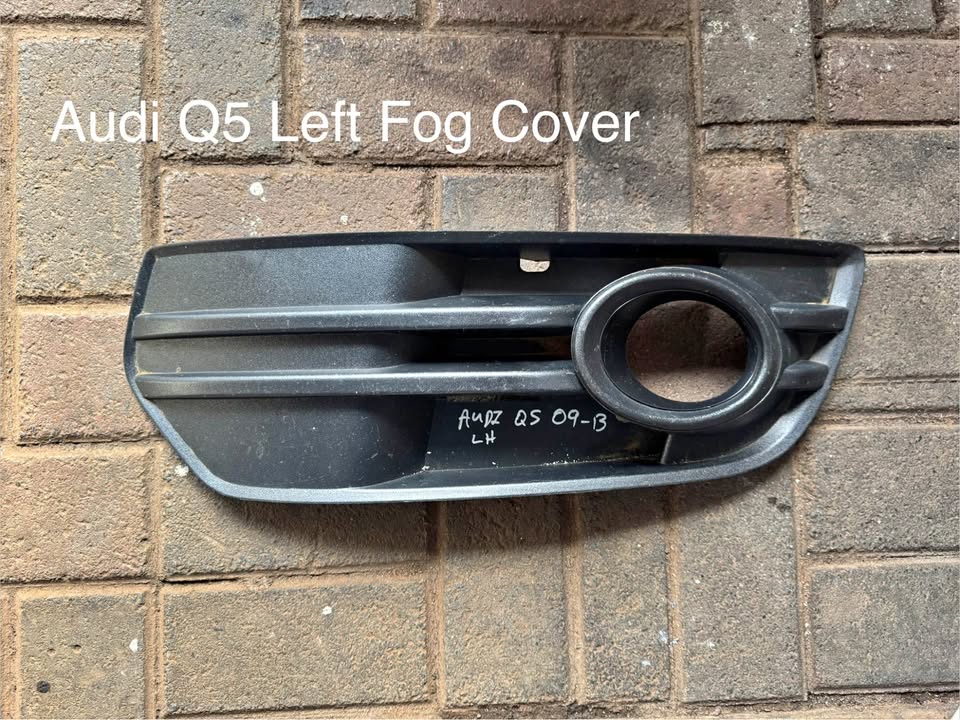 Audi Q5 Left Fog Light Grill Cover - Private Seller Audi Q5 Left Fog Light Grill Cover - Private Seller