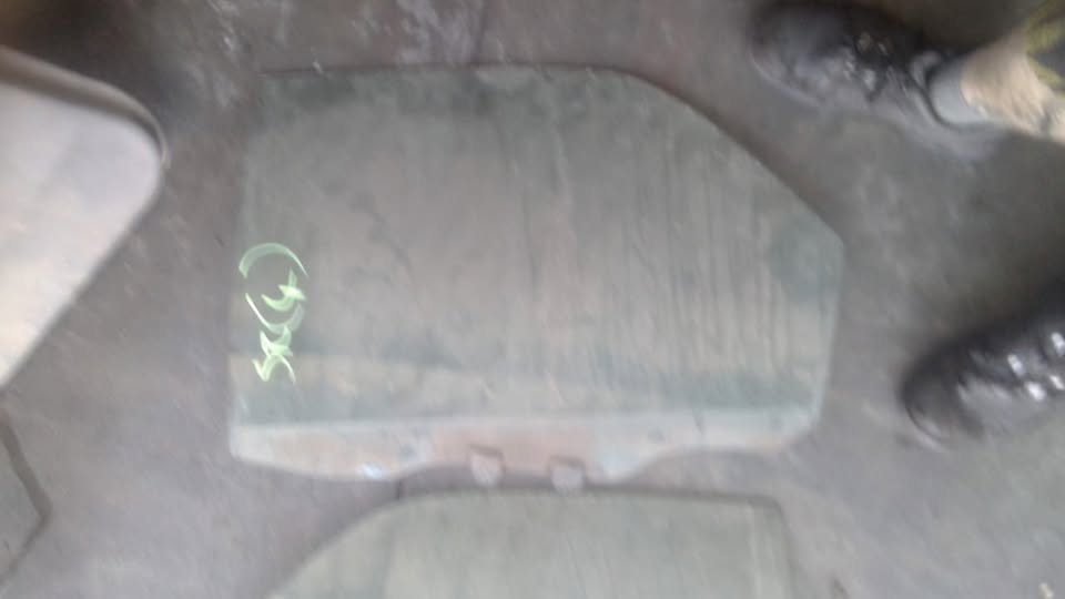 HONDA BALLADE RIGHT REAR DOOR GLASS - Private Seller HONDA BALLADE RIGHT REAR DOOR GLASS - Private Seller