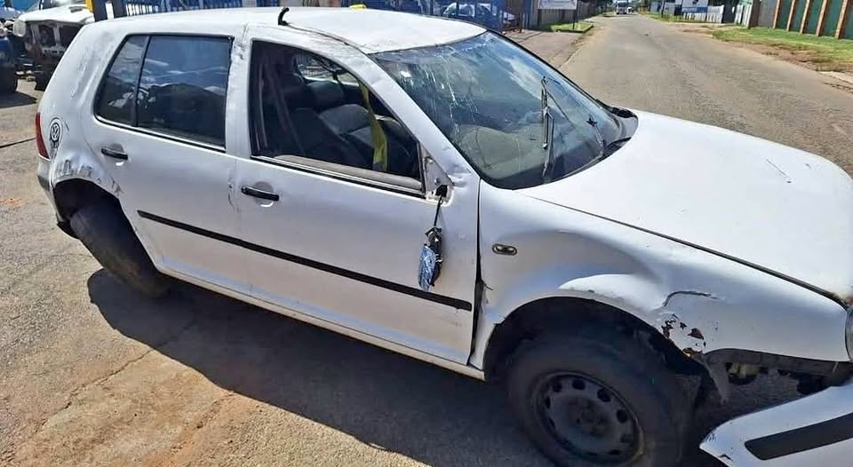 Volkswagen Golf 4 Stripping For Spare Parts Call - Private Seller Volkswagen Golf 4 Stripping For Spare Parts Call - Private Seller