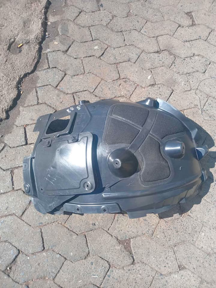 Bmw G06 left front side fender liner - Private Seller Bmw G06 left front side fender liner - Private Seller