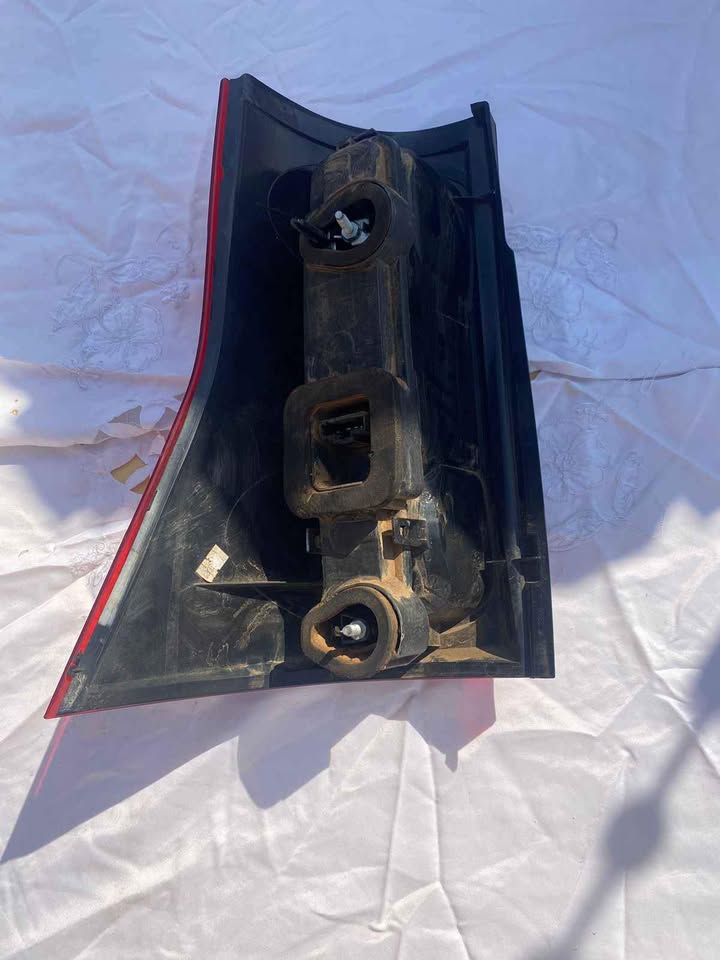 Nissan np200 rightbrear taillight forsale - Private Seller Nissan np200 rightbrear taillight forsale - Private Seller