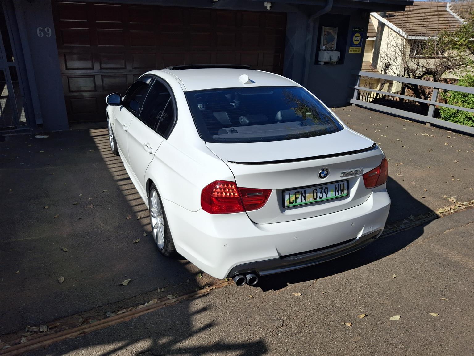 BMW E90 325i 2011 Model