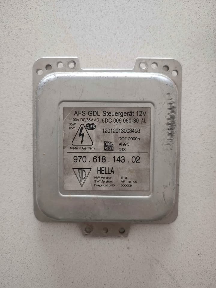 Porsche Panamera headlight module - Private Seller Porsche Panamera headlight module - Private Seller