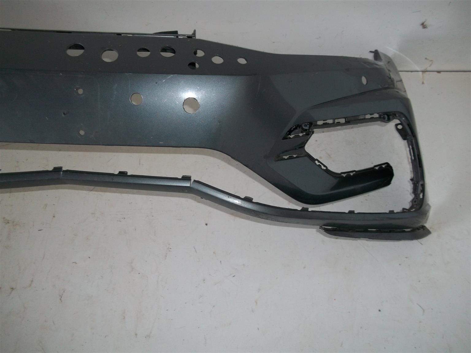 VW Golf 7 R-Line '17-'20 front bumper with PDC & washer holes - Private Seller VW Golf 7 R-Line '17-'20 front bumper with PDC & washer holes - Private Seller