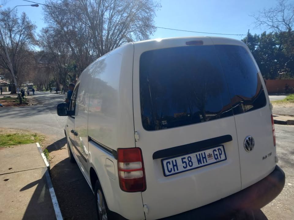 2012 VW Caddy 2.0 Tdi Diesel, Manual, White, 115000kms, R115,000