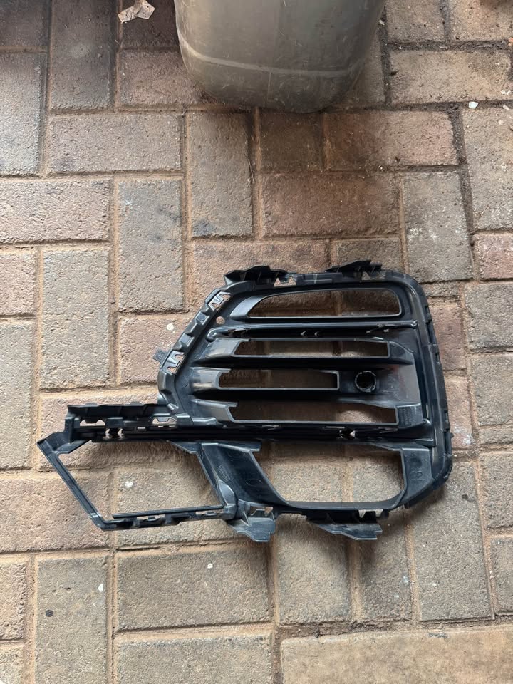 BMW X5 G05 Right Fog Cover Grill - Private Seller