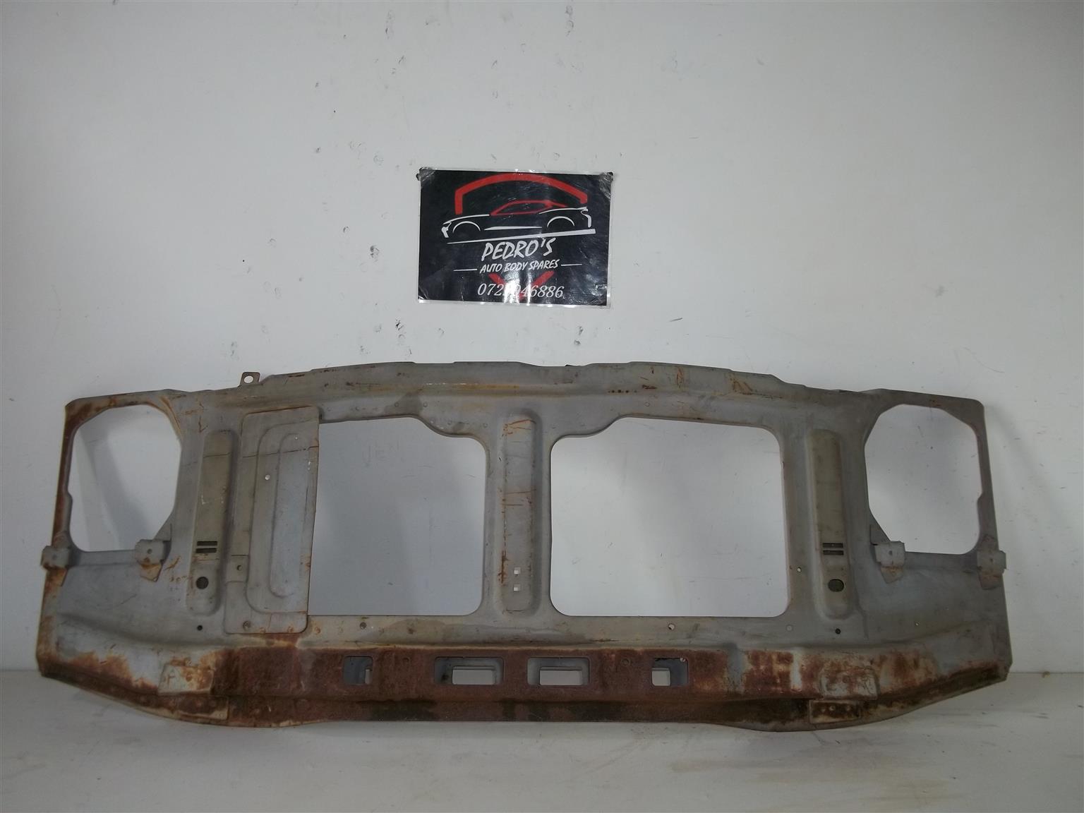 Mascaron Mahindra Pick up decorative touch - Private Seller Mascaron Mahindra Pick up decorative touch - Private Seller