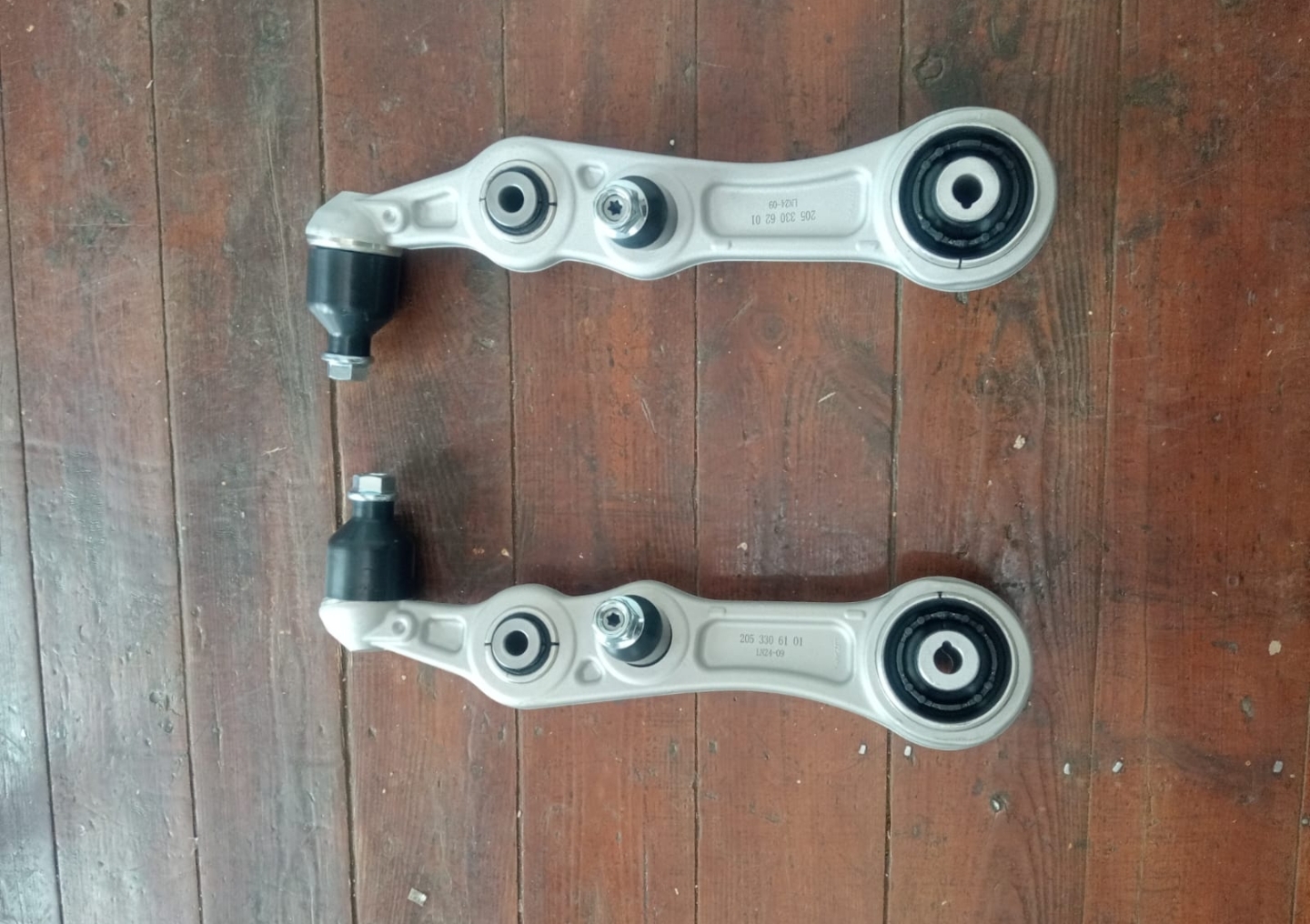 Glc w253 front and rear airmatic shocks for sale - Private Seller Glc w253 front and rear airmatic shocks for sale - Private Seller