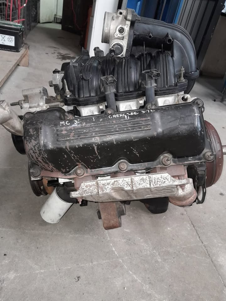 JEEP CHEROKEE 3.7L V6 ENGINE FOR SALE - Private Seller JEEP CHEROKEE 3.7L V6 ENGINE FOR SALE - Private Seller