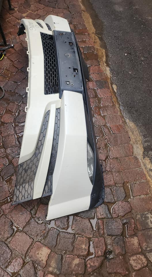 Mahindra XUV500 W6 Front Bumper For Sale - Private Seller Mahindra XUV500 W6 Front Bumper For Sale - Private Seller