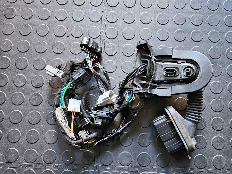 FORD FIESTA MK7 OEM DRIVER DOOR WIRING LOOM