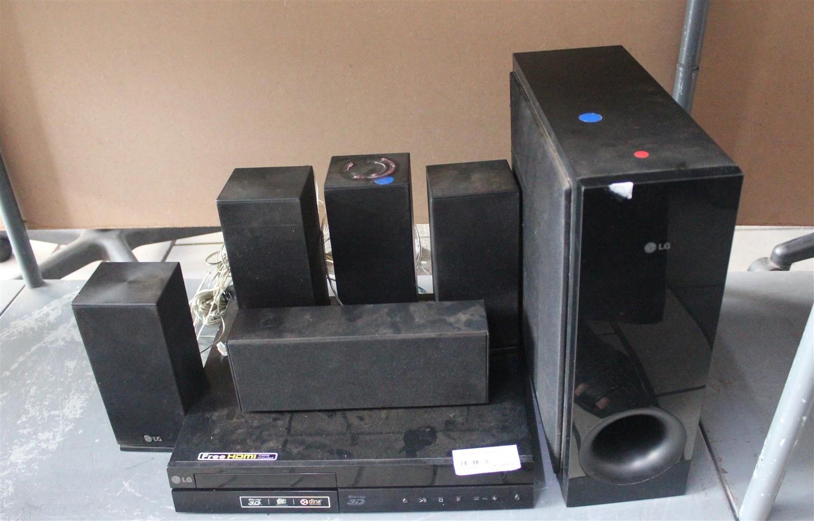 LG DVD BLUE RAY HOME THEATHER SYSTEM WITH REMOTE S060990A LG DVD BLUE RAY HOME THEATHER SYSTEM WITH REMOTE S060990A
