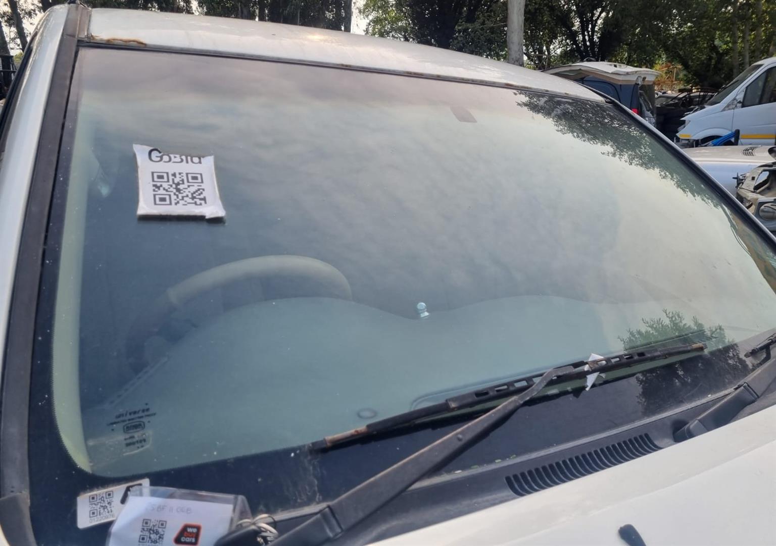 USED TOYOTA PRADO FRONT WINDSCREEN FOR SALE