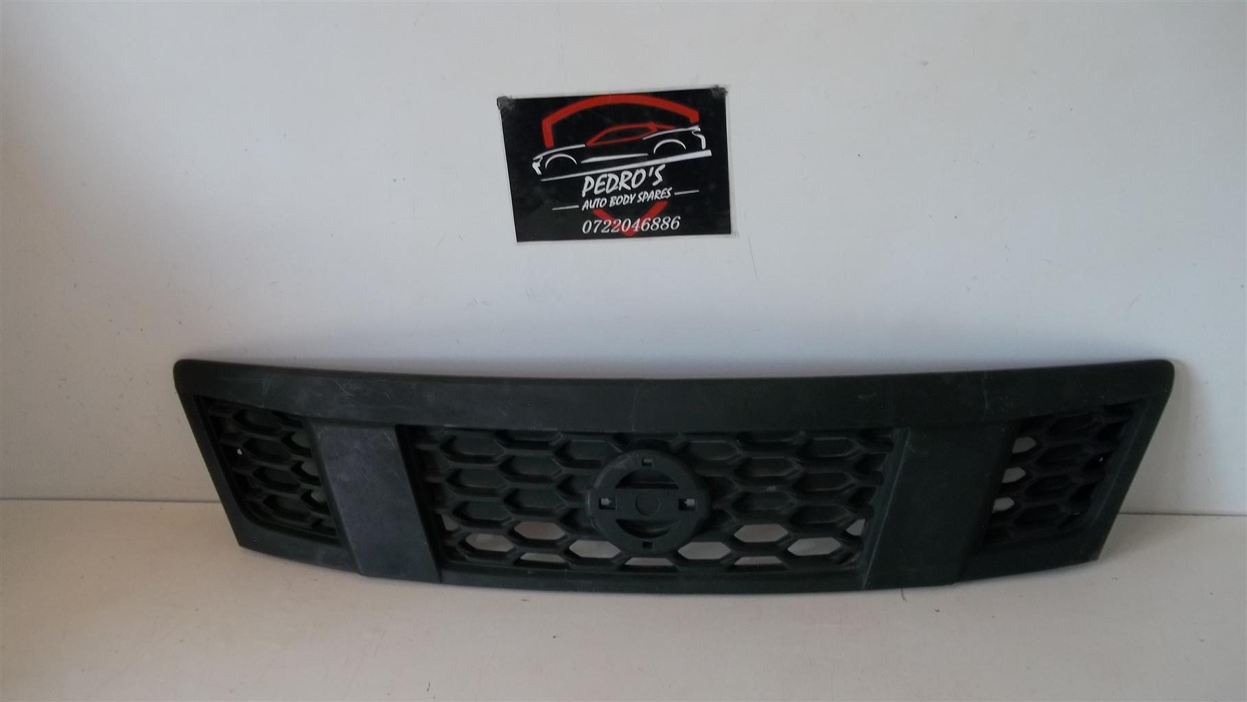 Nissan Navara grille - Private Seller Nissan Navara grille - Private Seller