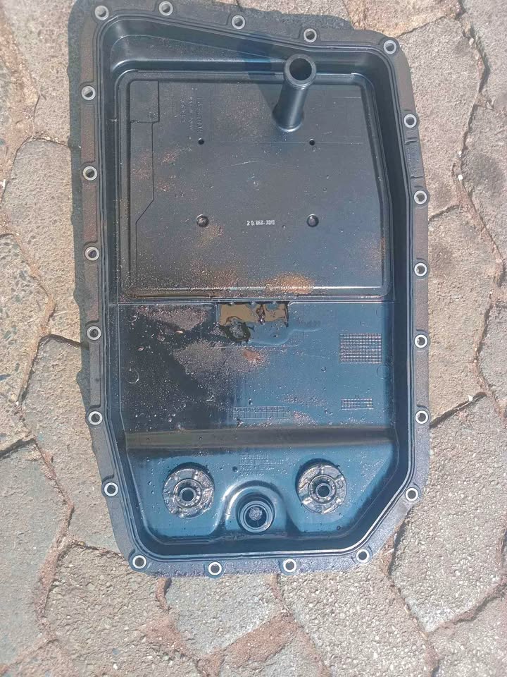 Bmw 745i E56 2004 lower oil pan - Private Seller Bmw 745i E56 2004 lower oil pan - Private Seller