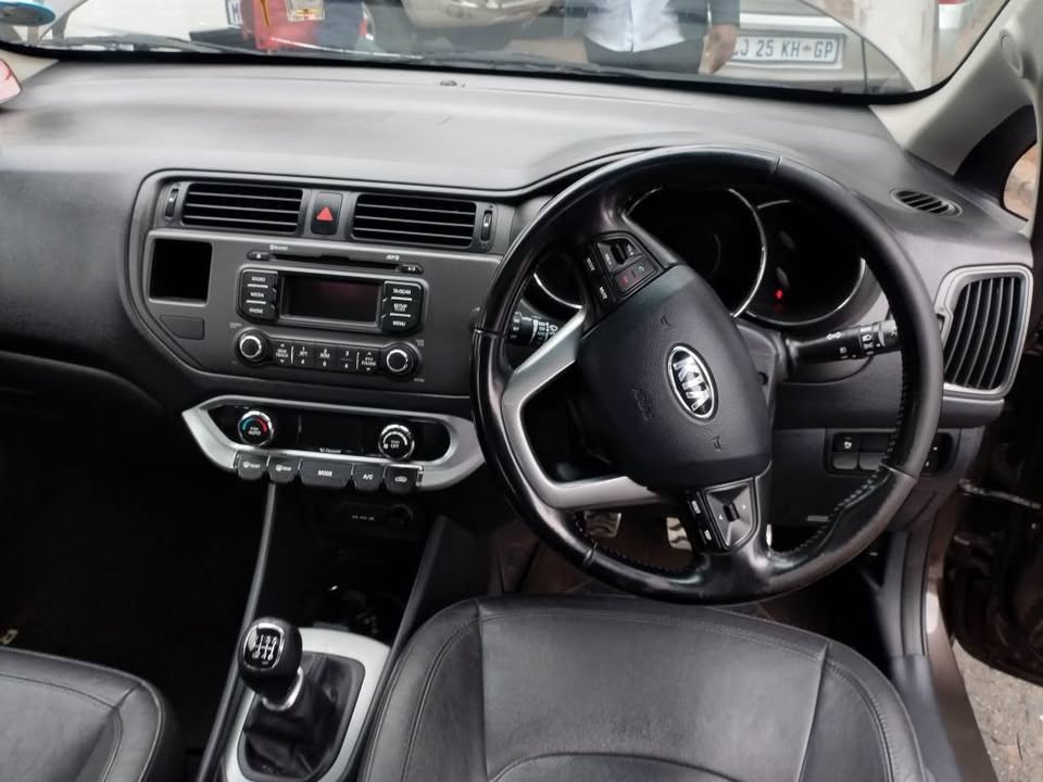 2015 KIA RIO 1.4TEC MANUAL