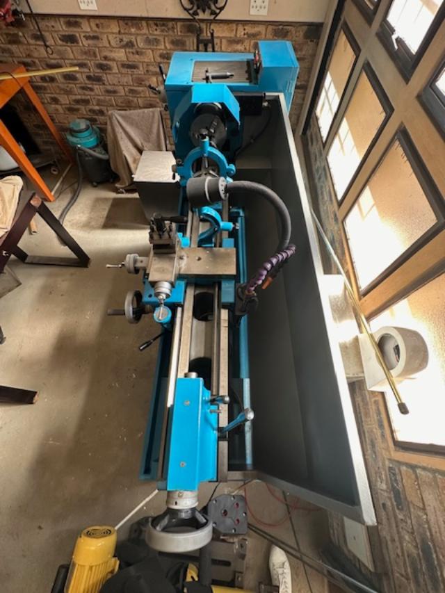 CO636A LATHE FLOOR STANDING Junk Mail