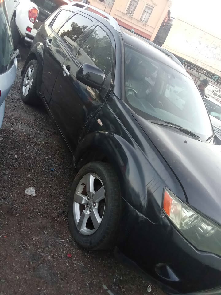Stripping Mitsubishi Outlander 2.4 A/T For Spares - Private Seller Stripping Mitsubishi Outlander 2.4 A/T For Spares - Private Seller
