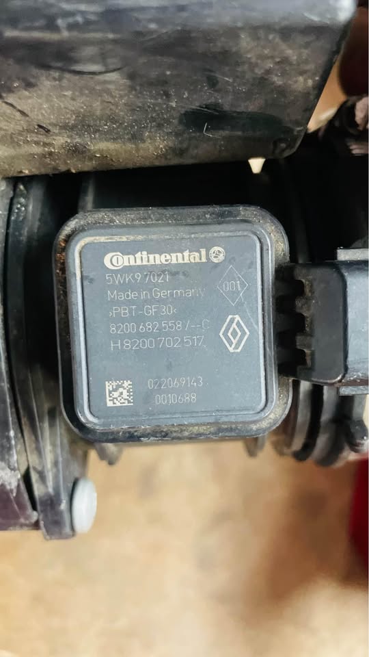 Renault Clio IV Air Filter box - Private Seller