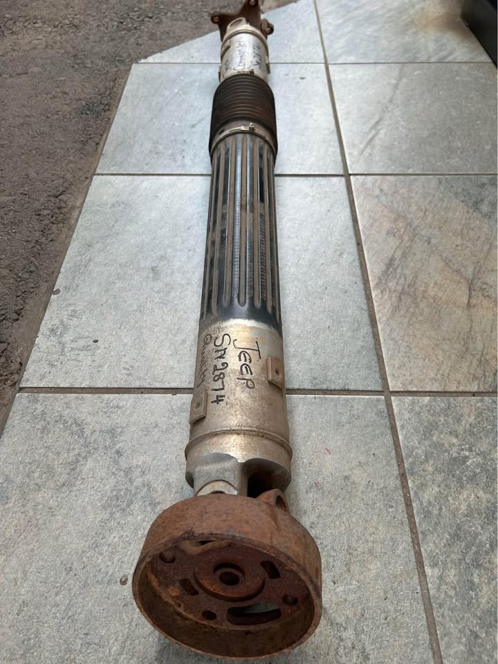 Jeep Commander 3.0 V6 Rear PropShaft For Sale - Private Seller Jeep Commander 3.0 V6 Rear PropShaft For Sale - Private Seller