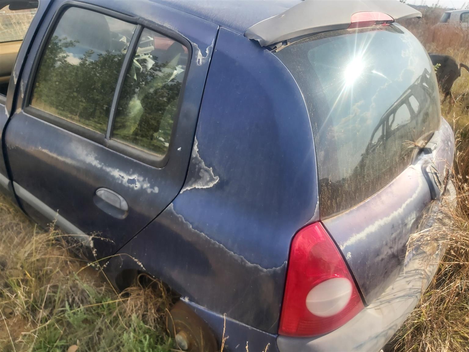 Clio 1.2 16 parts - Private Seller Clio 1.2 16 parts - Private Seller